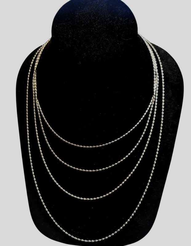 Tyylik&auml;s 1,8mm oliiviketju: ylin 42cm,45cm,50 ja 60cm alin.